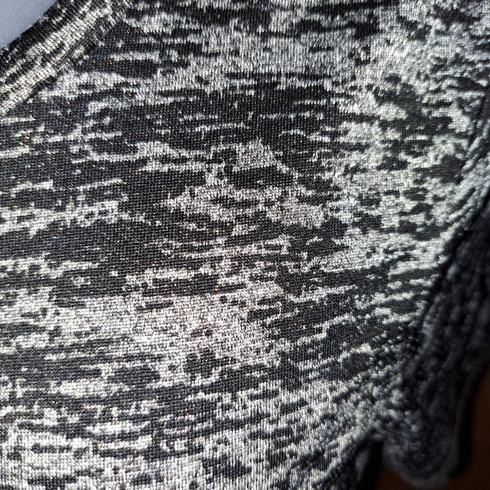 Bke Short Sleeve Black/Grey Glitter Tee size Medium - Picture 3 of 7